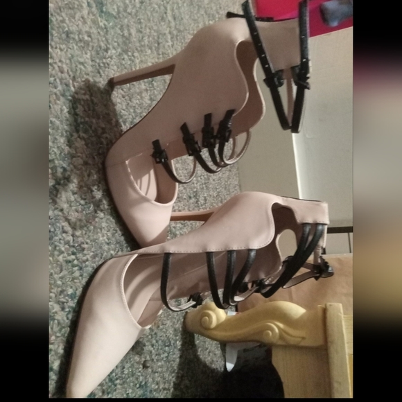 BeBe Stilleto Heels - Picture 2 of 3